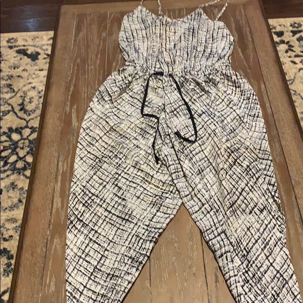 Pant suite! Black and white